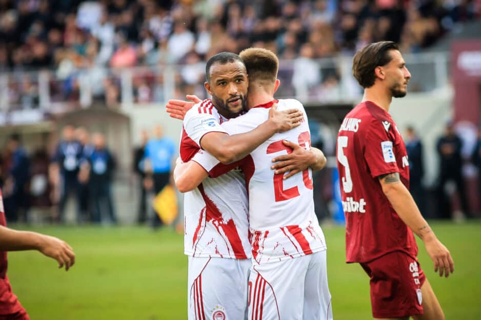 Δεν ίδρωσε ο Ολυμπιακός, 2-0 την ΑΕΛ με «δώρα»