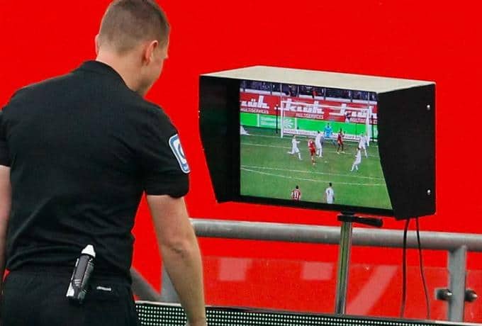 Μετά το VAR έρχεται ο «iPad-διαιτητής»;
