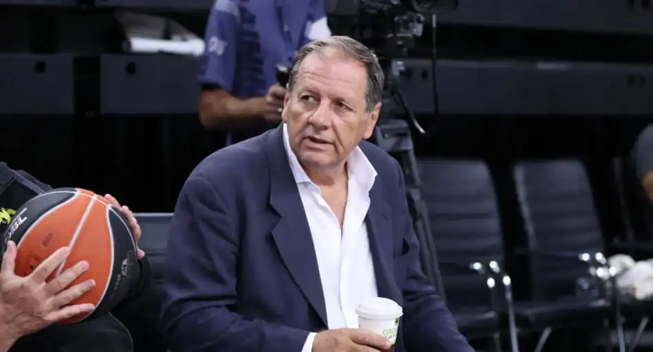 Δίπλα στην ΑΕΚ ο Μάκης Αγγελόπουλος-Ταξιδεύει στην Σλοβακία για το παιχνίδι με την Λεβίτσε