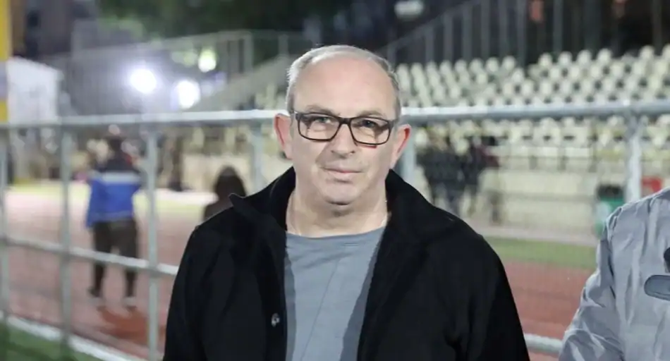 Αφέθηκε ελεύθερος ο πρόεδρος του Ατρομήτου Βασίλης Μπέτσης