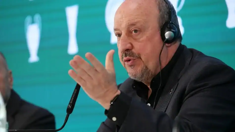 Μπενίτεθ: «Δεν ξέρω αν θα κερδίσουμε τίτλους, σίγουρα όμως θα πηγαίνουμε προς τα εκεί»
