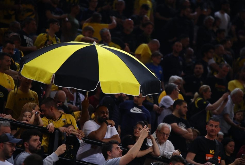 ΑΕΚ: Φίλαθλος της ομάδας έκανε δώρο 100 διαρκείας