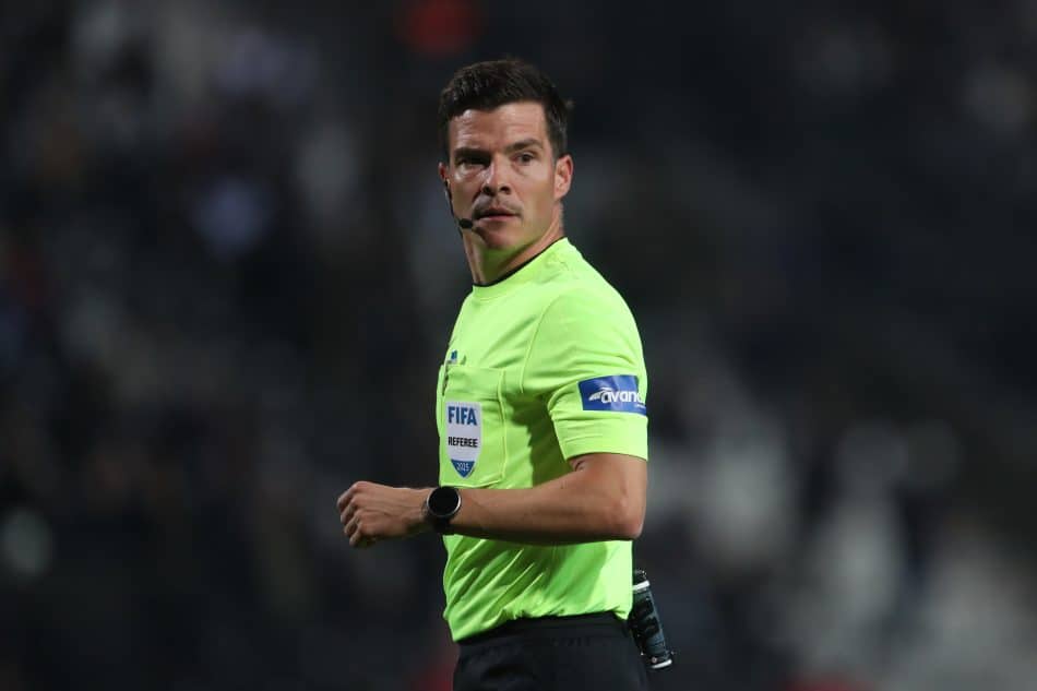 Ο Όσμερς στο «μικροσκόπιο»: Δίνει 5 κίτρινες ανά παιχνίδι – Τι του χρεώνουν οι Ούγγροι!