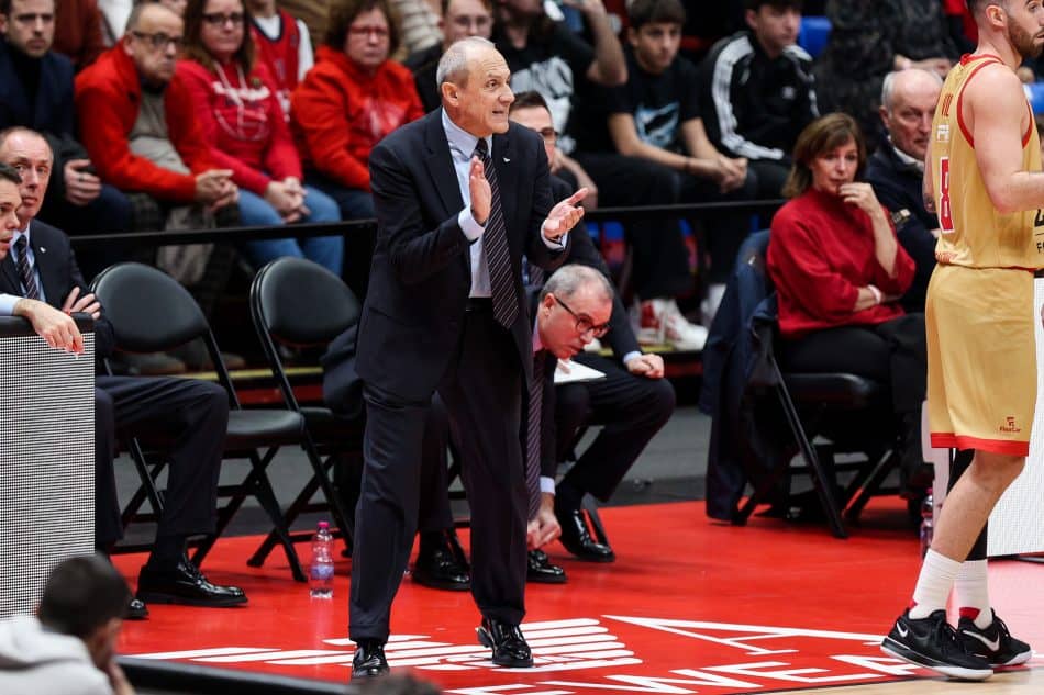 Παραιτήθηκε από τον πάγκο της Αρμάνι Μιλάνο ο Έτορε Μεσίνα