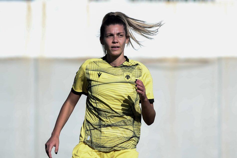 Στεφάτου: «Είδωλο μου είναι ο Μάνταλος, είναι πρότυπο αφοσίωσης σε μια ομάδα» (VIDEO)