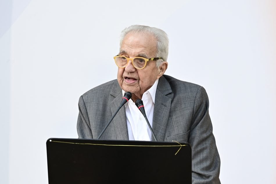 Πέθανε ο πρώην Υπουργός του ΣΥΡΙΖΑ, Αλέκος Φλαμπουράρης, σε ηλικία 87 ετών