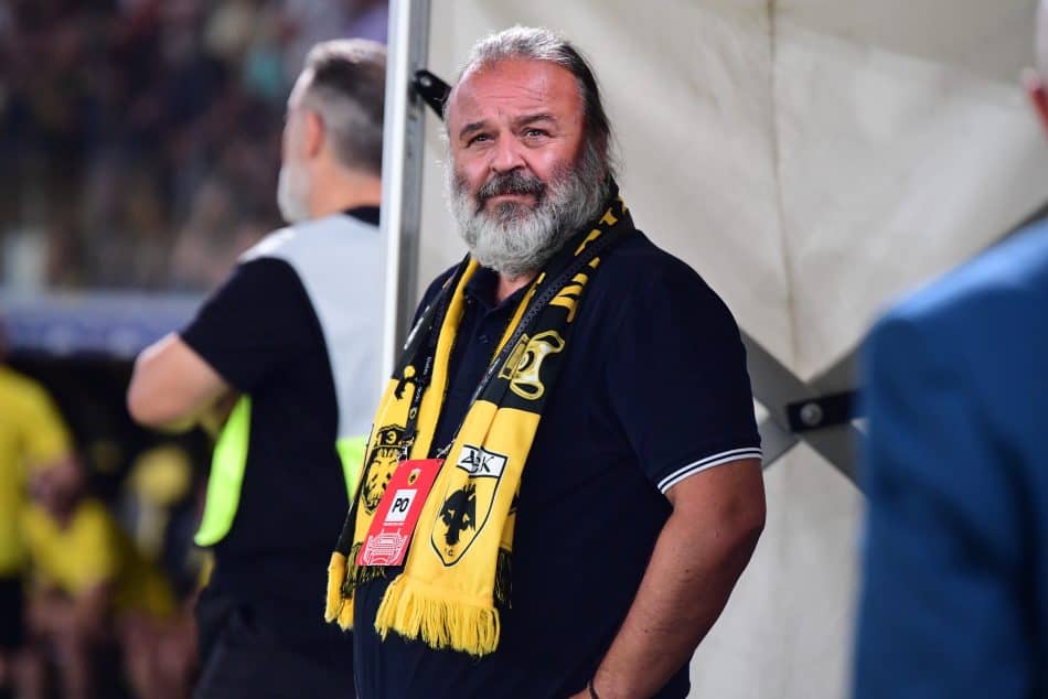 Καραπαπάς για Ηλιόπουλο: «Αγαπάει την ΑΕΚ, την ακολουθεί παντού – Έχει να μάθει πράγματα ακόμα στο ποδόσφαιρο»