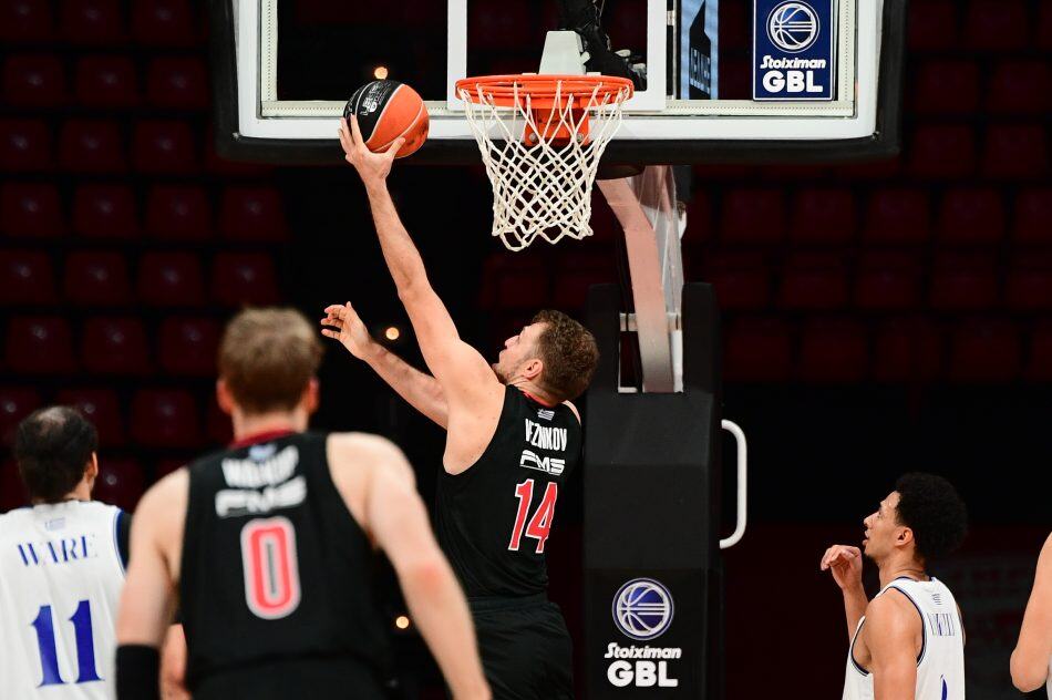 Ολυμπιακός: Με πρωταγωνιστές Βεζένκοφ και Χολ κέρδισε τον Ηρακλή (103-87)