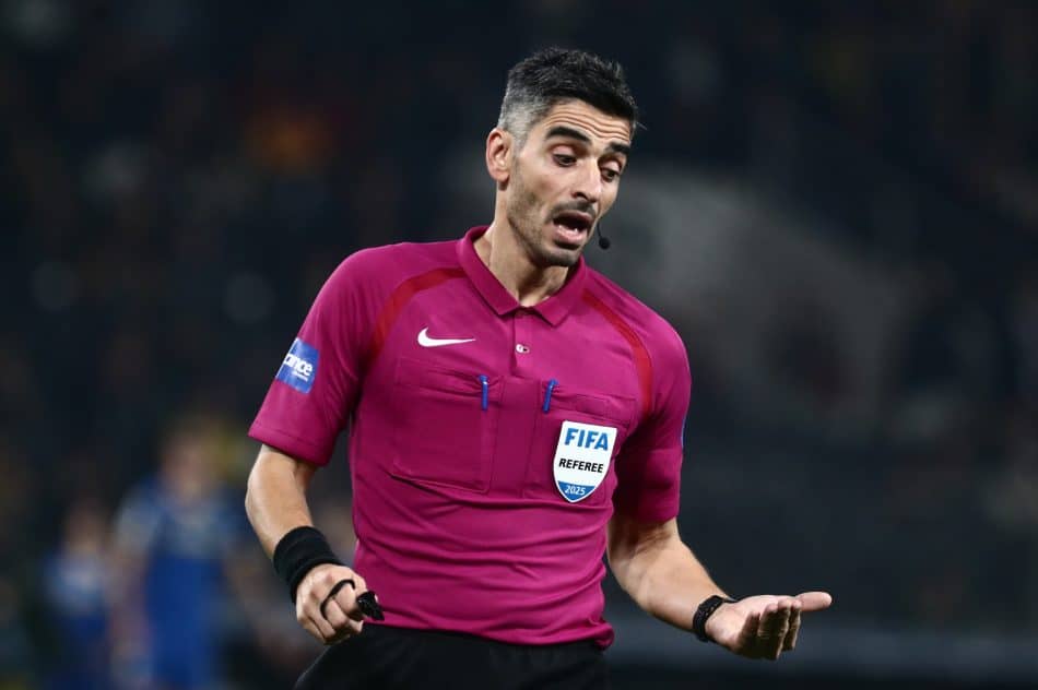 Εξόργισε τη Νέα Φιλαδέλφεια ο Παπαδόπουλος – Τα σφυρίγματα που… τρέλαναν τους ΑΕΚτζήδες