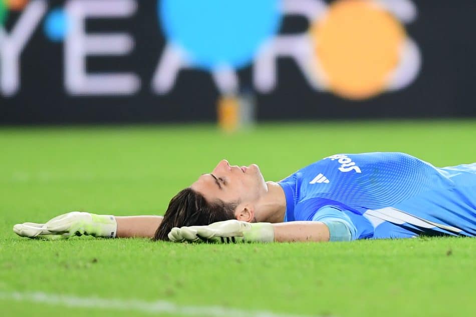 Δεν μπορούσε να το πιστέψει αυτό το κάζο ο Τζολάκης – Ήταν ράκος, έπεσε στον αγωνιστικό χώρο μετά το γκολ της PSV (ΦΩΤΟ)