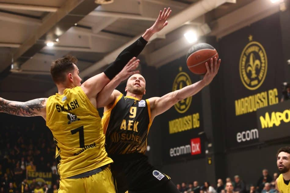 Εικόνες από το πρώτο ημίχρονο στο Μαρούσι-ΑΕΚ (ΦΩΤΟ)