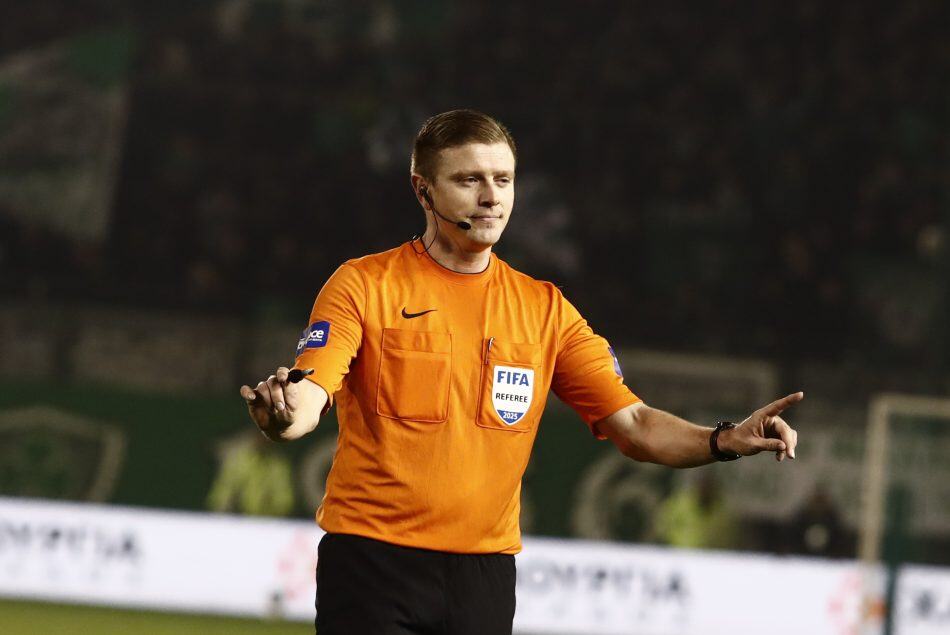 Ο Σρέντερ απέβαλε τον βοηθό του Νίκολιτς!