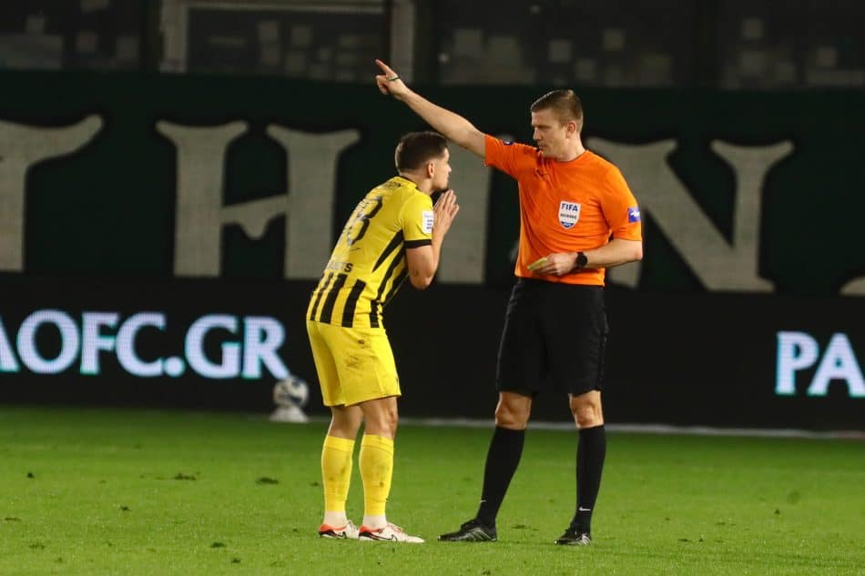 Αν είναι δυνατόν: Ανύπαρκτη δεύτερη κίτρινη κάρτα στον Μάριν από τον Σρέντερ!