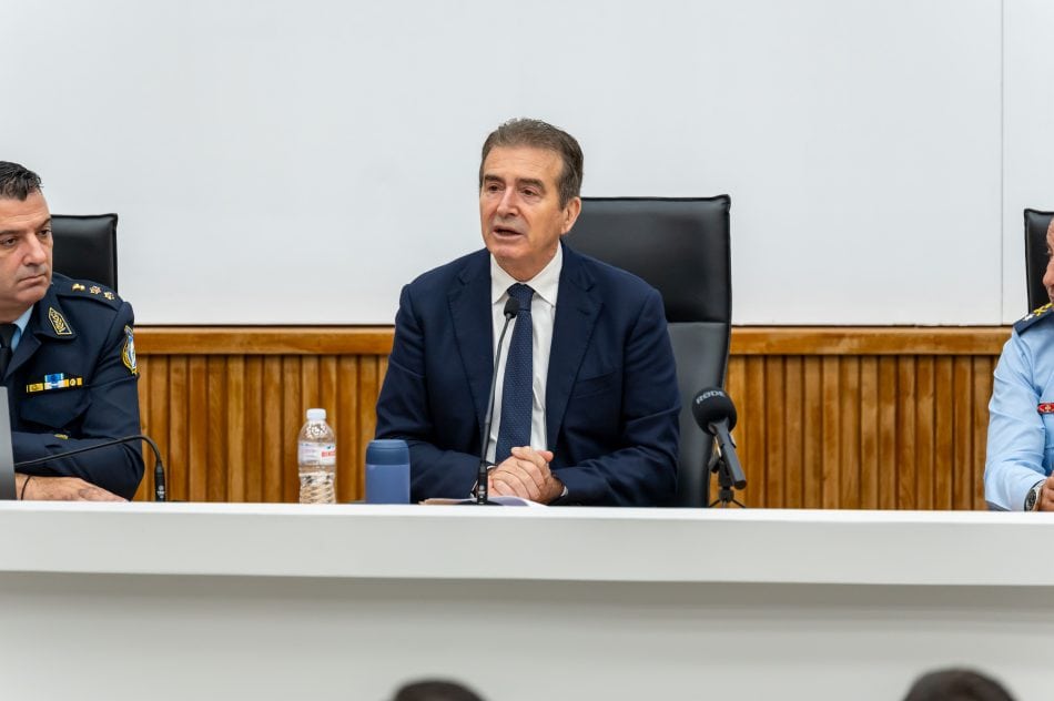 Αυστηροποίηση της νομοθεσίας για τα όπλα προανήγγειλε ο Χρυσοχοΐδης