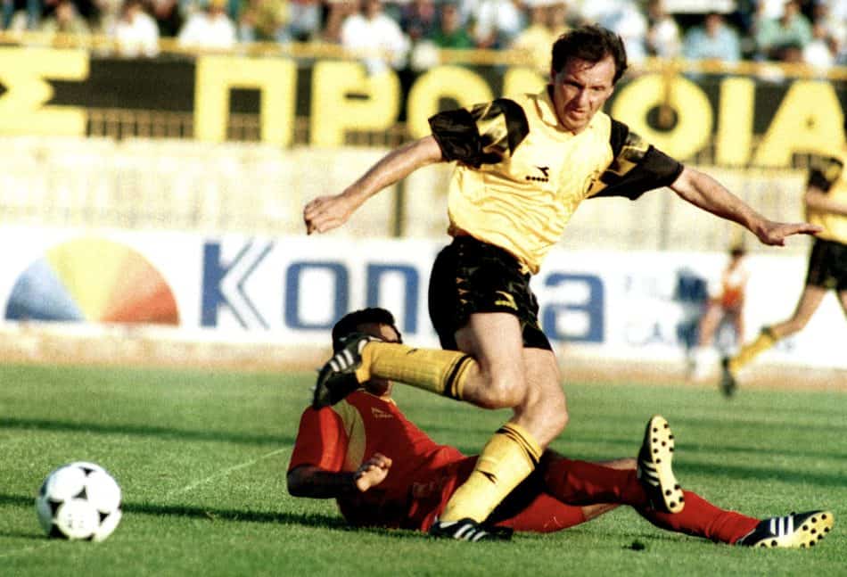 Σαν σήμερα το 1990: Η ΑΕΚ περνάει από την Λάρισα με γκολ του Σπύρου Γκούμα!