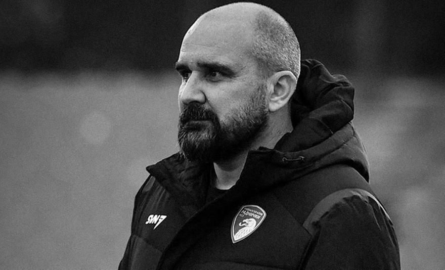 Τραγωδία στη Σερβία: Κατέρρευσε στο γήπεδο και πέθανε ξαφνικά ο 44χρονος προπονητής της Ραντνίτσκι