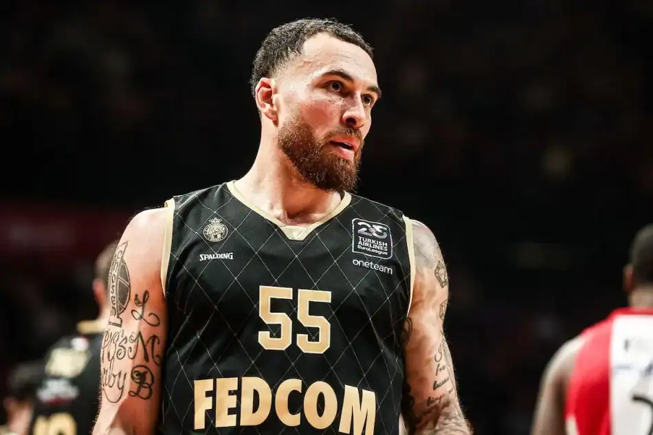 Μονακό: «Καμπάνα» τριών αγωνιστικών στον Μάικ Τζέιμς