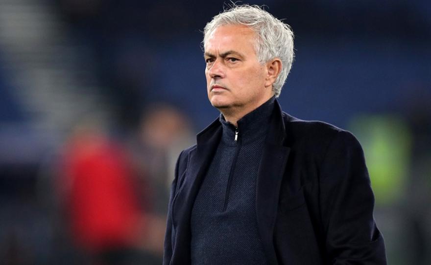 Έξαλλος ο Μουρίνιο: «Στο ημίχρονο έκανα τέσσερις αλλαγές, αλλά ιδανικά, θα ήθελα να κάνω εννέα»