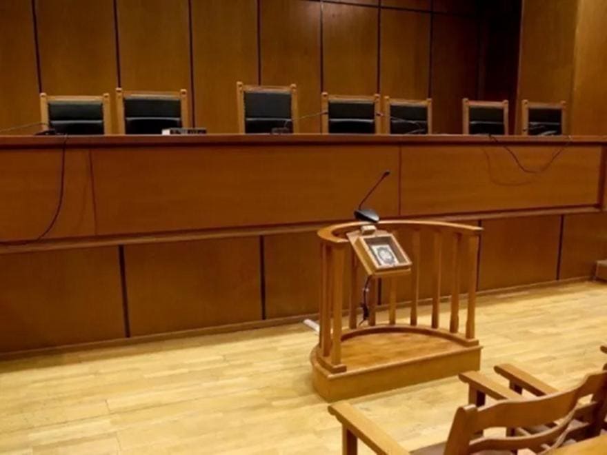 Τέμπη: Αναβολή στη δίκη των ελεγκτών της Εθνικής Αρχής Διαφάνειας – «Ναι» στο αίτημα των συγγενών για παράσταση