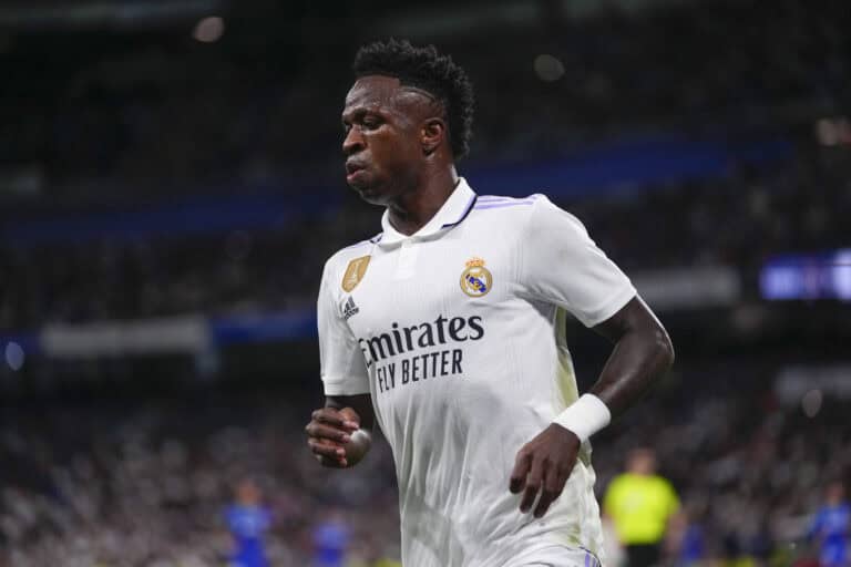 Και η Παρί στο παιχνίδι για Βινίσιους