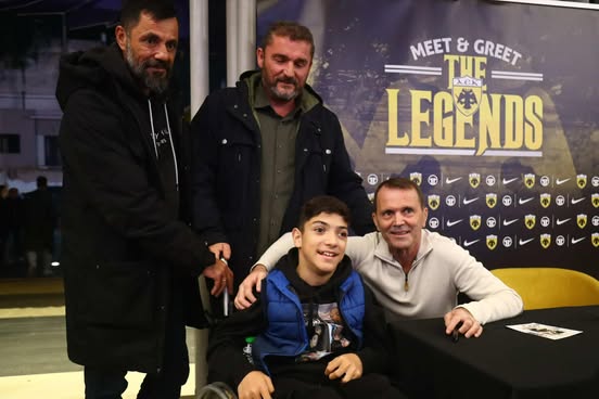 Μοναδικό: Ο Γιάννης Παπαστεφανάκης ήρθε στη Νέα Φιλαδέλφεια για αυτόγραφο από τον Σαβέφσκι (ΦΩΤΟ)