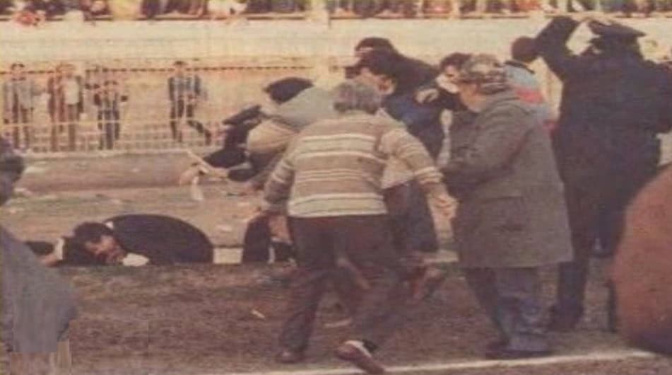 Σαν σήμερα το 1988: Το «στήσιμο» στη Λιβαδειά, ξύλο, απειλές και ένας… διαιτητής που δεν σφύριζε πέναλτι για την ΑΕΚ με τίποτα!