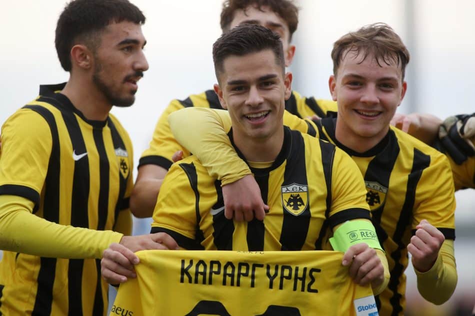 Η ομάδα της ΑΕΚ Κ19 αφιέρωσε το γκολ της στον Καραργύρη!