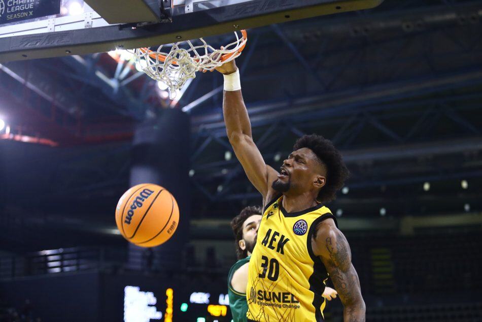 «Η Παρτιζάν θέλει τον Κρις Σίλβα για αντί Ταϊρίκ Τζόουνς – Πρόθυμη να πληρώσει το μπάι άουτ!»