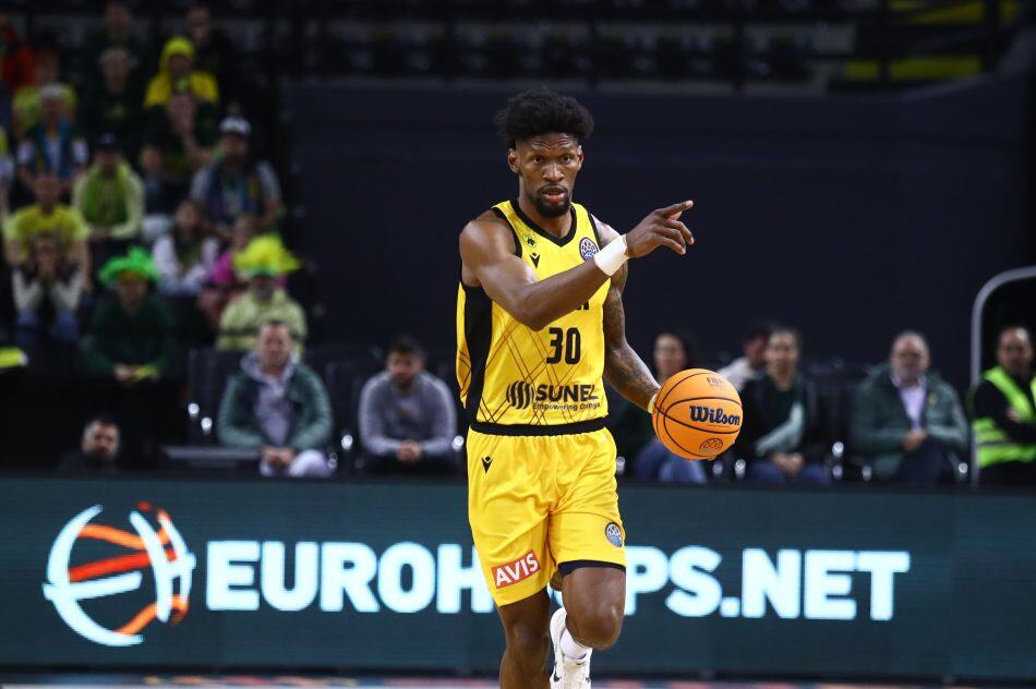 Το «τανκ» Κρις Σίλβα MVP στο ΑΕΚ-Λέβιτσε (ΦΩΤΟ)