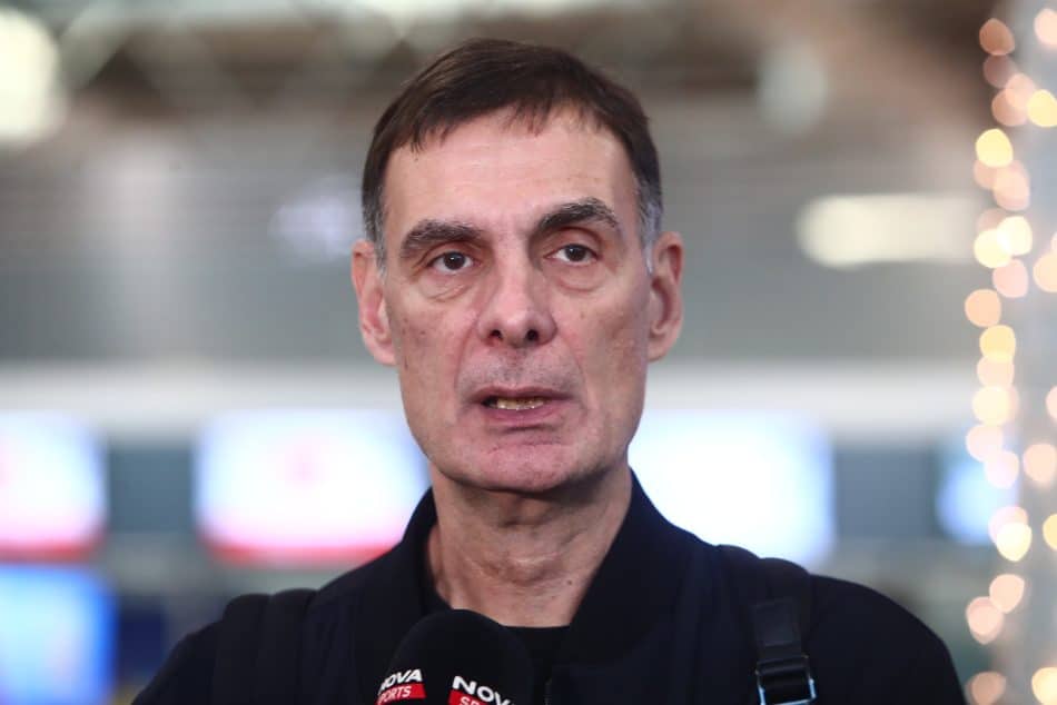 Ο Γιώργος Μπαρτζώκας απάντησε σε ερώτηση για επόμενη προσθήκη: «Δηλαδή, έλεος»