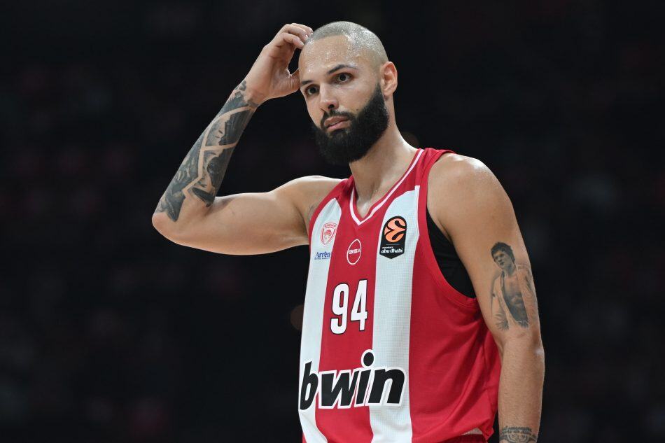 Euroleague: Η Βαλένθια άλωσε (92-99) το ΣΕΦ