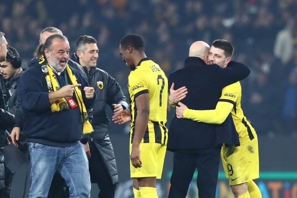 Η παρακάμερα της επικής πρόκρισης: Η ιαχή στα γκολ της ΑΕΚ, το κλάμα του γιου του Βίντα και το πάρτι στα αποδυτήρια (VIDEO)