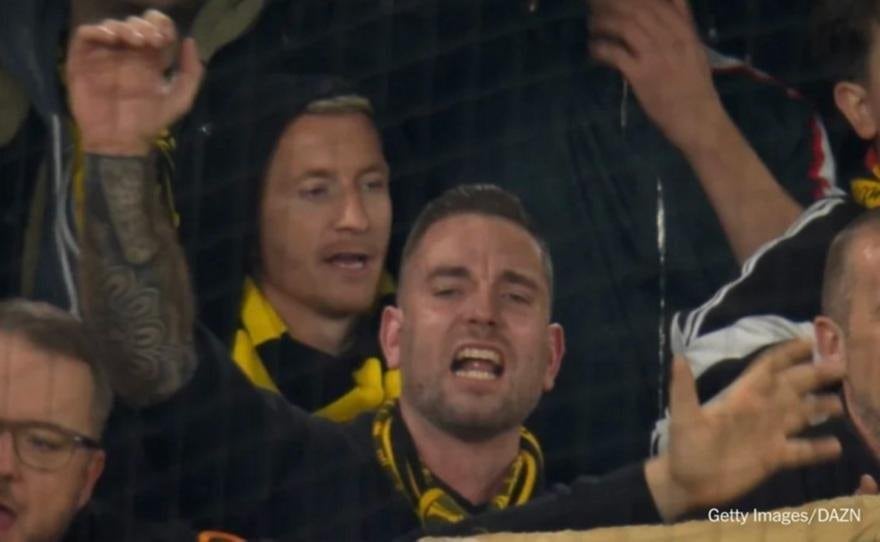 Συγκίνηση: Ο Μάρκο Ρόις παρακολούθησε την Ντόρντμουντ από το πέταλο των οργανωμένων!