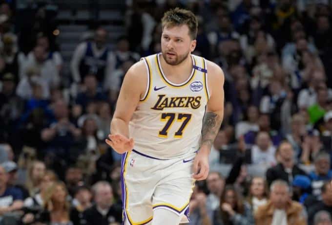 Λέικερς: Ο Ντόνσιτς επιστρέφει και παίζει κόντρα στους Ρόκετς!