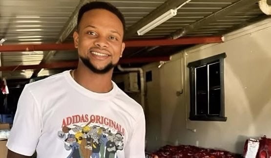 Ο Λιβάι Γκαρσία μοιράζει τρόφιμα σε ανθρώπους που έχουν ανάγκη! (VIDEO)