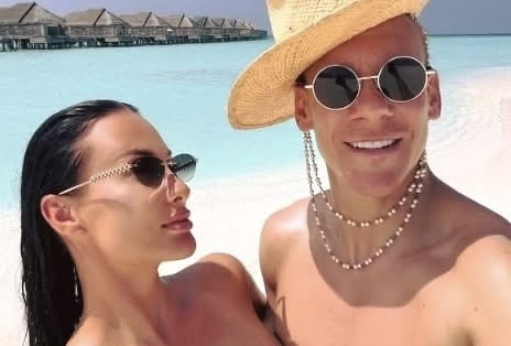Ο Βίντα βρίσκεται στις Μαλδίβες με την εντυπωσιακή σύντροφο του! (ΦΩΤΟ)