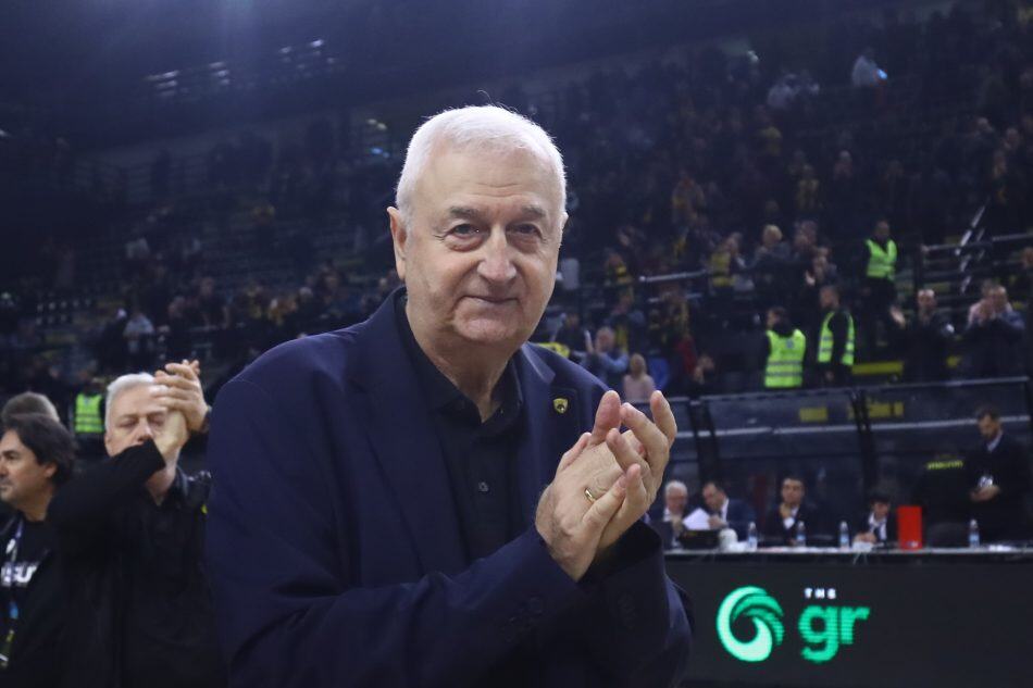 Νικολάου: «Είναι πρωτοφανής η σχέση αλληλεπίδρασης και αλληλοσεβασμού του Σάκοτα με τον κόσμο της ΑΕΚ» (ΦΩΤΟ)