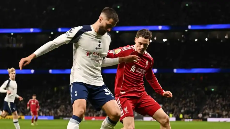 Η Λίβερπουλ πήρε τη νίκη στο ντέρμπι με την Τότεναμ των 9 παικτών