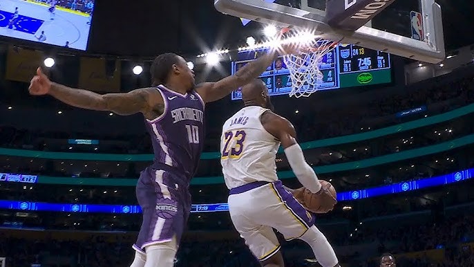 Το απίθανο κάρφωμα του 40χρονου Λεμπρόν Τζέιμς (VIDEO)