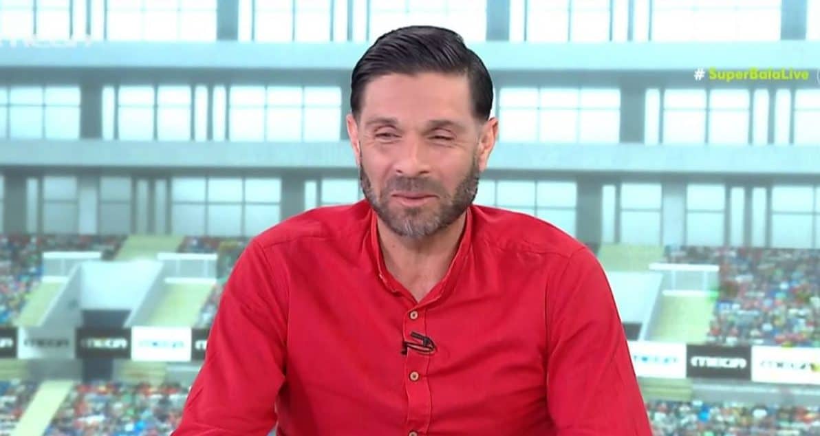 Σπάθας: «Υπάρχει οφσάιντ πριν το κόρνερ της ΑΕΚ που βάζει το γκολ» – Δεν είπε… λέξη για την αγκωνιά του Ποντένσε!