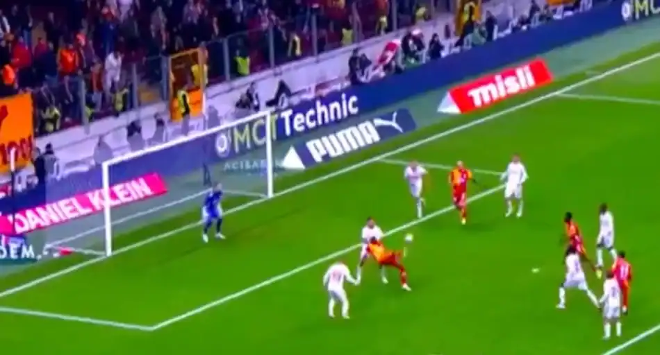 Το απίθανο γκολ-ψαλιδάκι του Όσιμεν που «πλήγωσε» την Σαμσουνσπόρ