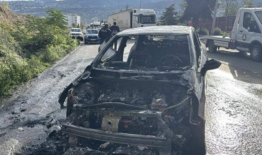 ΣΟΚ: Παίκτης στη Σαμσουνσπόρ βγήκε ζωντανός από το φλεγόμενο αμάξι του! (ΦΩΤΟ)