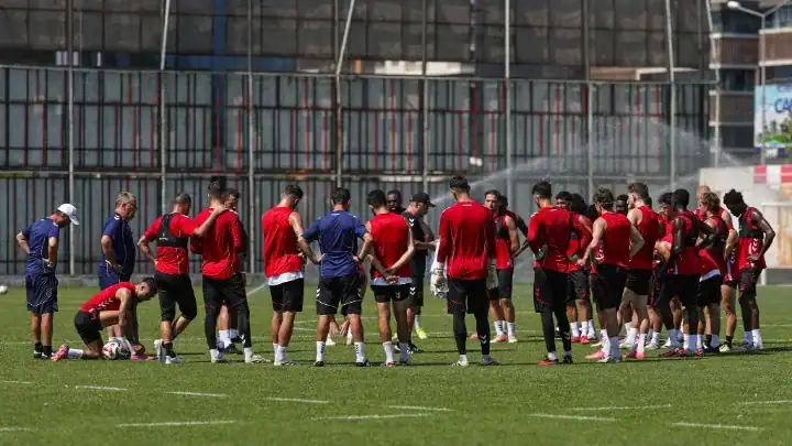 Η Σαμσουνσπόρ θέλει να χτυπήσει την ΑΕΚ στα κόρνερ