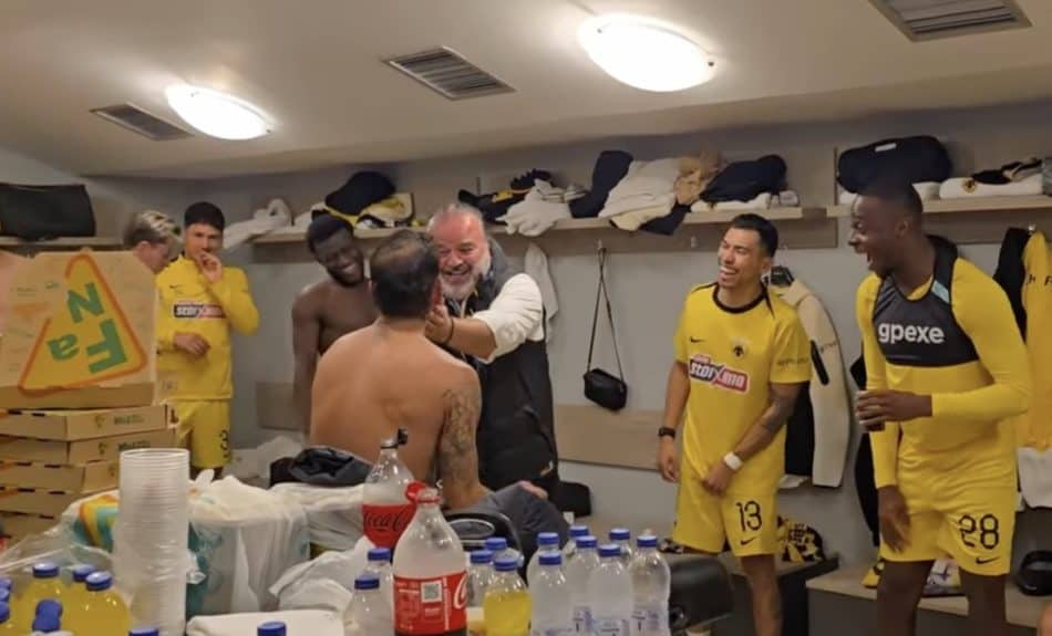 Η χιουμοριστική ατάκα του Ηλιόπουλου στον Περέιρα για το πριμ: «Πέντε λεπτά έπαιξες» (VIDEO)