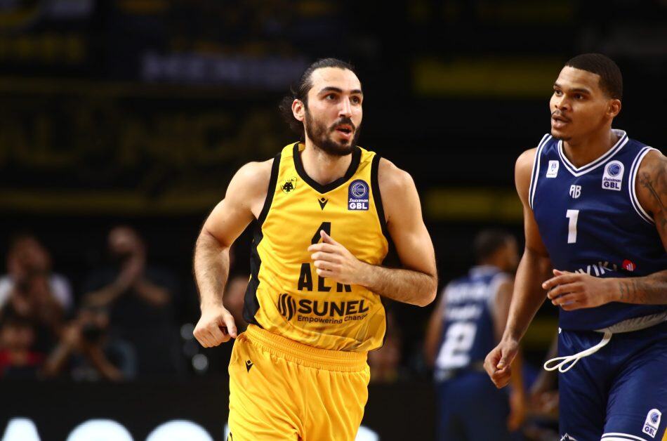 Ατομικό οι Κλαβέλ και Κατσίβελης πριν τη «μάχη» της ΑΕΚ με Λέβιτσε