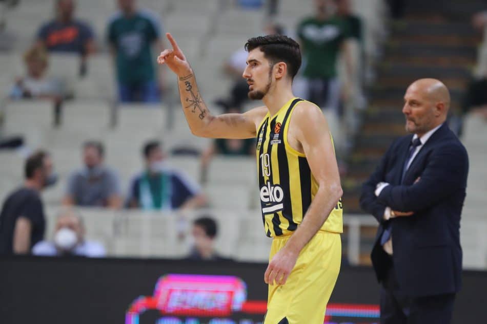 Η Φενερμπαχτσέ ανακοίνωσε την απόκτηση του Νάντο Ντε Κολό