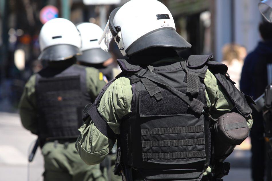 Πέντε συλλήψεις οπαδών στο Παναθηναϊκός – Ολυμπιακός: Επιτέθηκαν στους αστυνομικούς κατά τη διάρκεια του αγώνα
