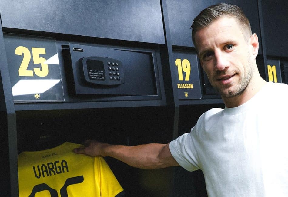 Οι φίλαθλοι της Φερεντσβάρος αποχαιρετούν τον Βάργκα στις αναρτήσεις της ΑΕΚ (ΦΩΤΟ)