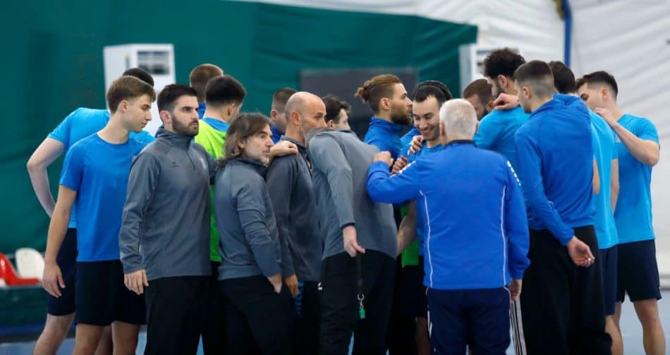 ΑΕΚ: Με Αραμπατζή και Παναγιώτου αναχώρησε για Ολλανδία η Εθνική Ανδρών