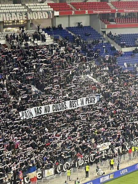 Το πανό της Λυών για τους «χαμένους» φίλους του ΠΑΟΚ: «Ο πόνος δεν έχει χρώμα» (ΦΩΤΟ)